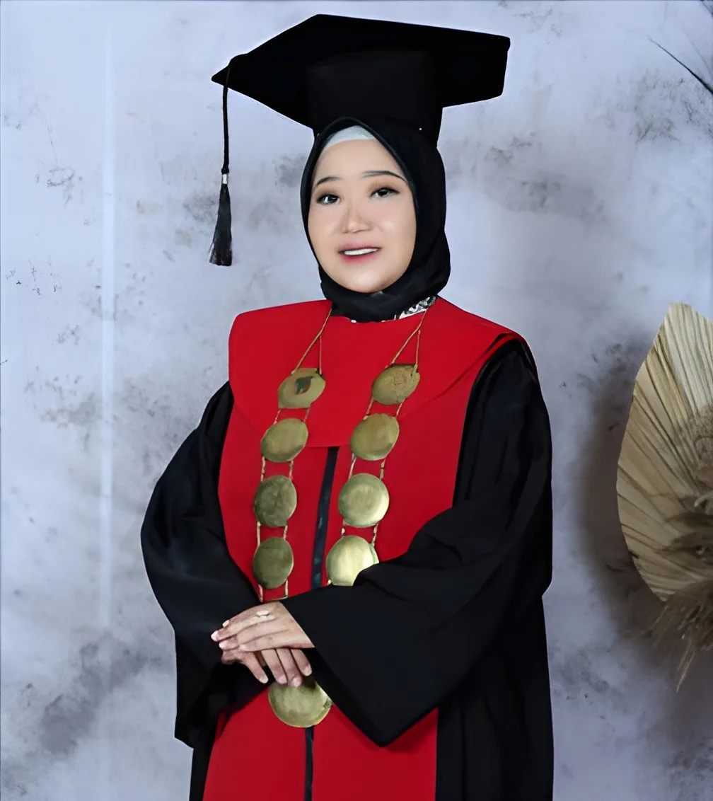 Dr. Retno Widiarini, S.KM., M.Kes — Rektor UBHM